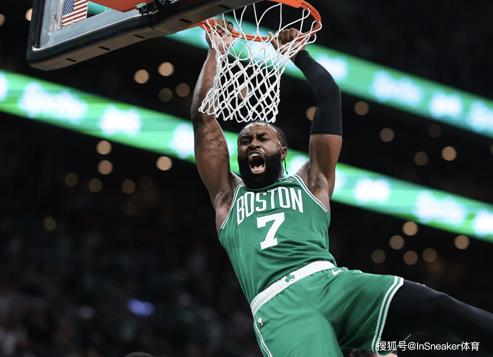 他更像一把 他更像一把