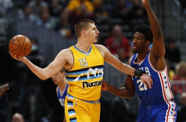 随即把球推 随即把球推